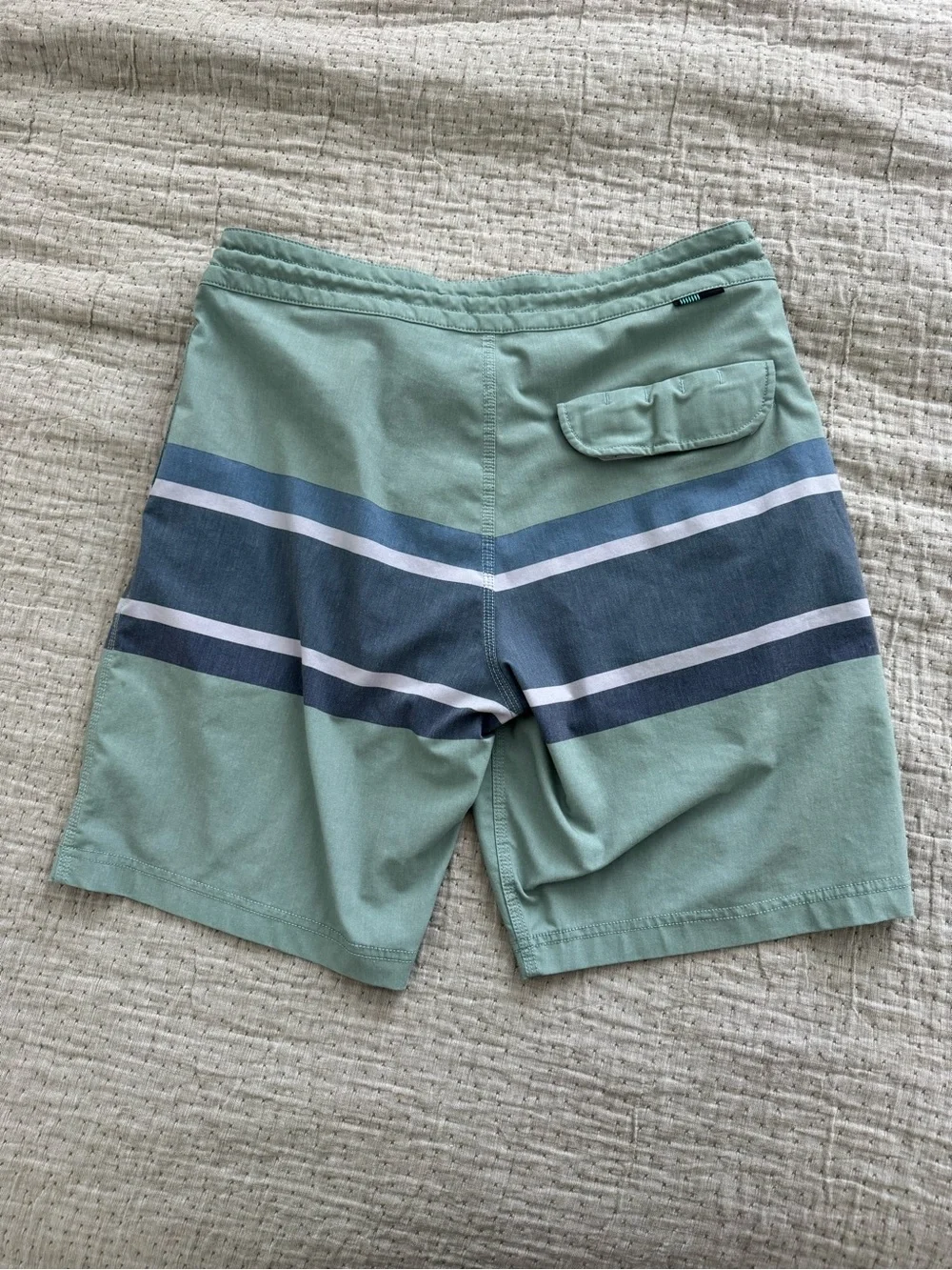 VISSLA Cheater Five Men’s 30 Waist Board Shorts